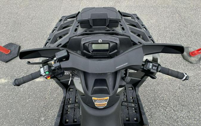 New 2025 Can-Am OUT MAX 1000 XT 6X6