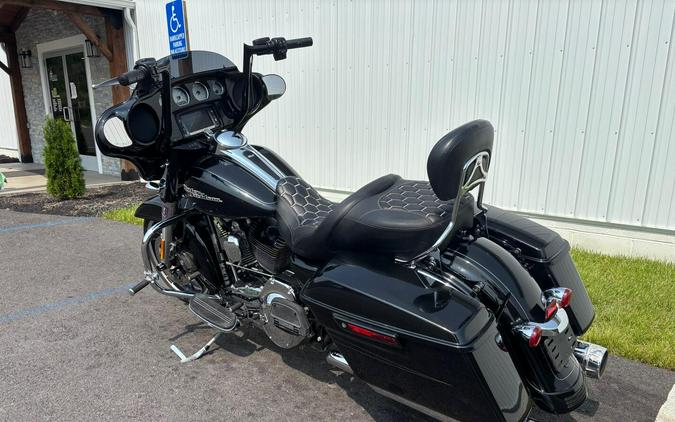 2016 Harley-Davidson FLHXS / Street Glide Special