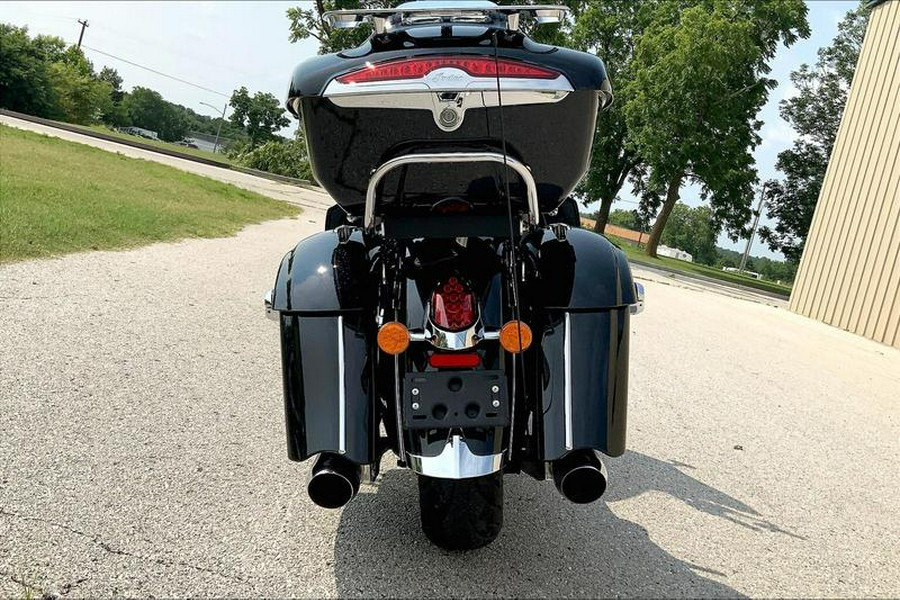 2021 Indian Motorcycle® Roadmaster® Thunder Black Pearl