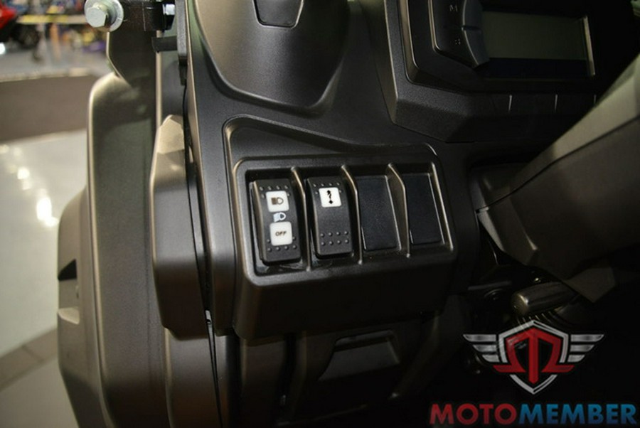 2025 Can-Am Defender DPS CAB HD9 Compass Green