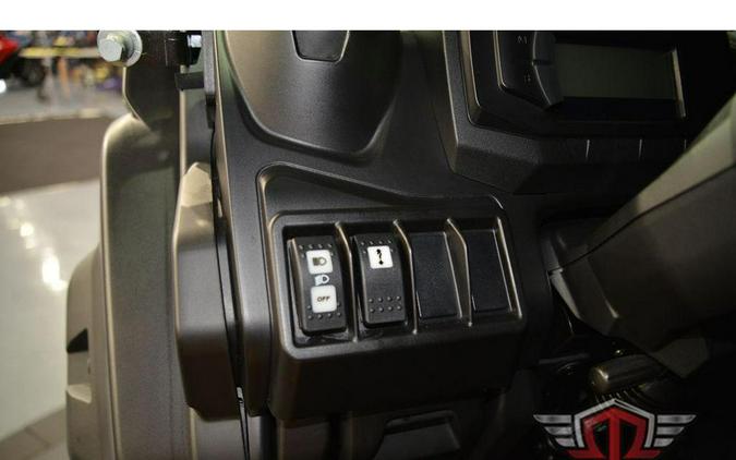 2025 Can-Am Defender DPS CAB HD9 Compass Green