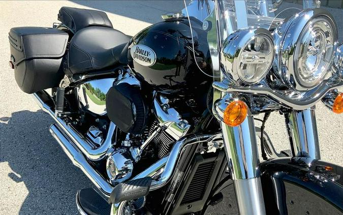 2022 Harley-Davidson® FLHCS - Heritage Classic 114