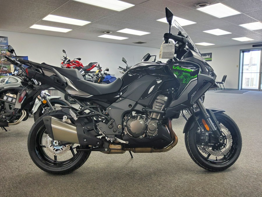 2022 Kawasaki Versys® 1000 SE LT+