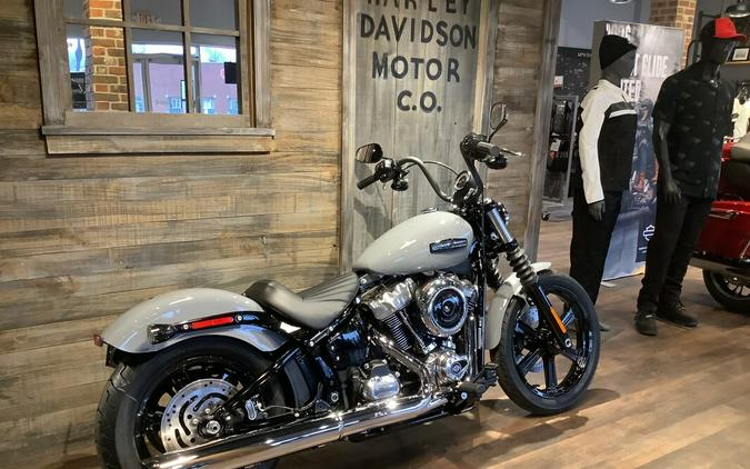 Harley-Davidson® Street Bob® 2026 FXBB S4-26 Dark Billiard Gray Chrome Cast Wheels