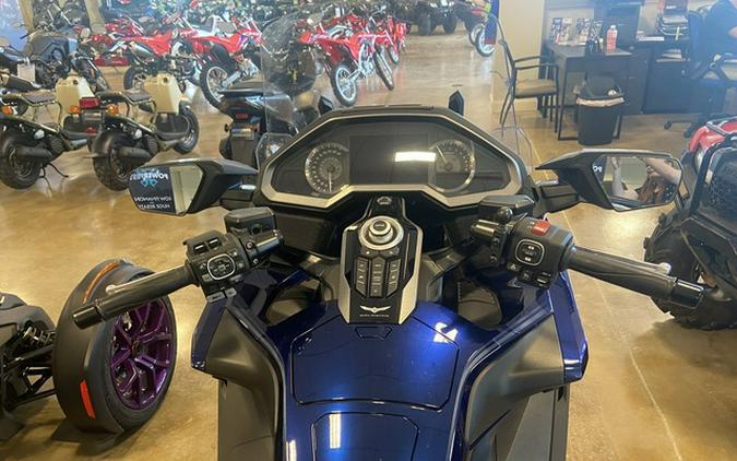 2018 Honda Gold Wing Tour Pearl Hawkseye Blue