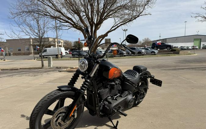 2023 Harley-Davidson® Street Bob® 114 Vivid Black