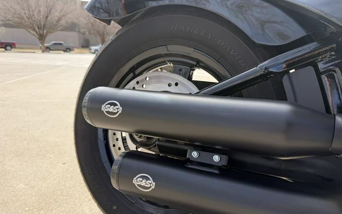 2023 Harley-Davidson® Street Bob® 114 Vivid Black