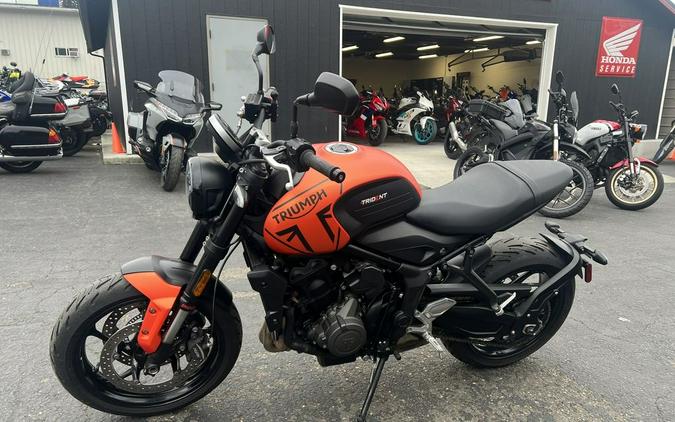 2023 Triumph Trident 660 Matte Baja Orange / Matte Storm Grey