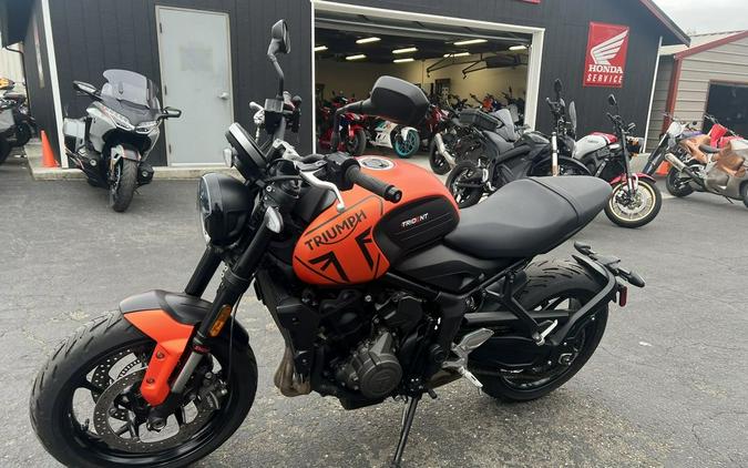 2023 Triumph Trident 660 Matte Baja Orange / Matte Storm Grey