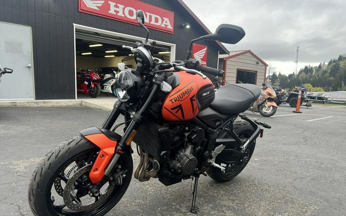 2023 Triumph Trident 660 Matte Baja Orange / Matte Storm Grey