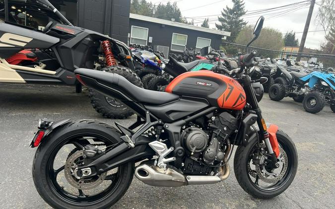 2023 Triumph Trident 660 Matte Baja Orange / Matte Storm Grey