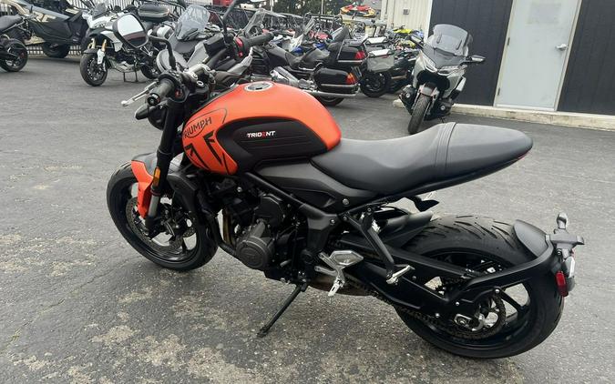 2023 Triumph Trident 660 Matte Baja Orange / Matte Storm Grey