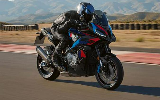 2026 BMW M 1000 XR