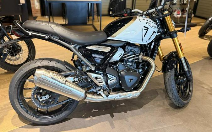 2026 Triumph Speed 400 Pearl Metallic White/Phantom Black