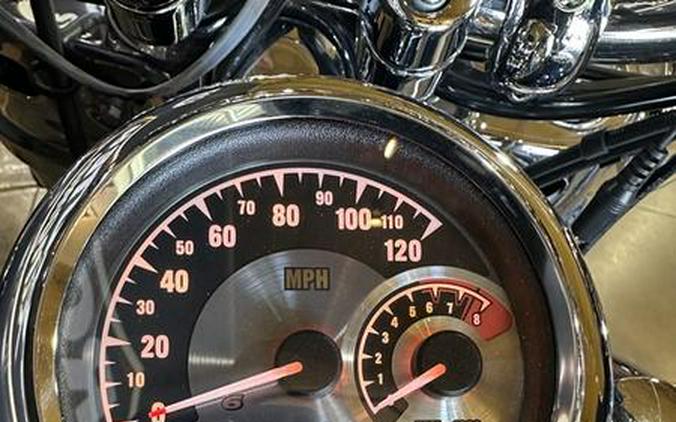 2013 Harley-Davidson® FLD - Dyna® Switchback™