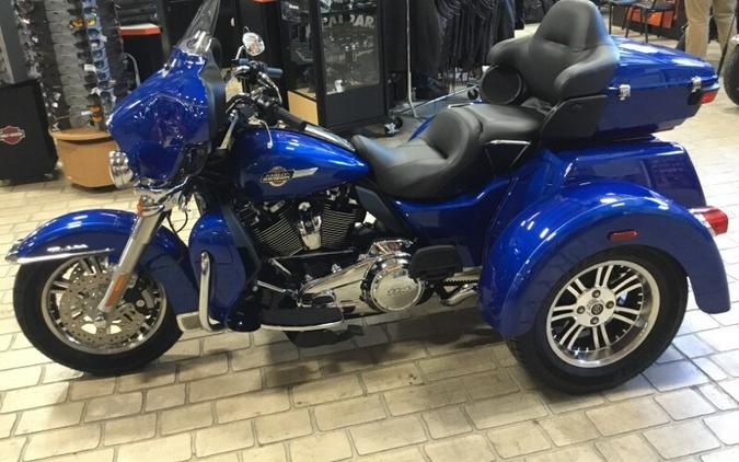 2024 Harley-Davidson® Tri Glide® Ultra Blue Burst