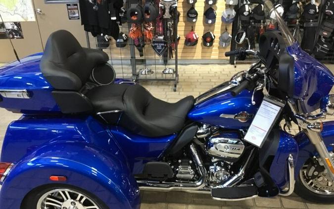 2024 Harley-Davidson® Tri Glide® Ultra Blue Burst