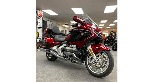 2020 Honda Gold Wing Tour DCT Test Review...