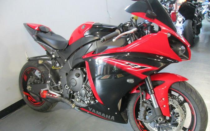 2013 Yamaha YZF-R1