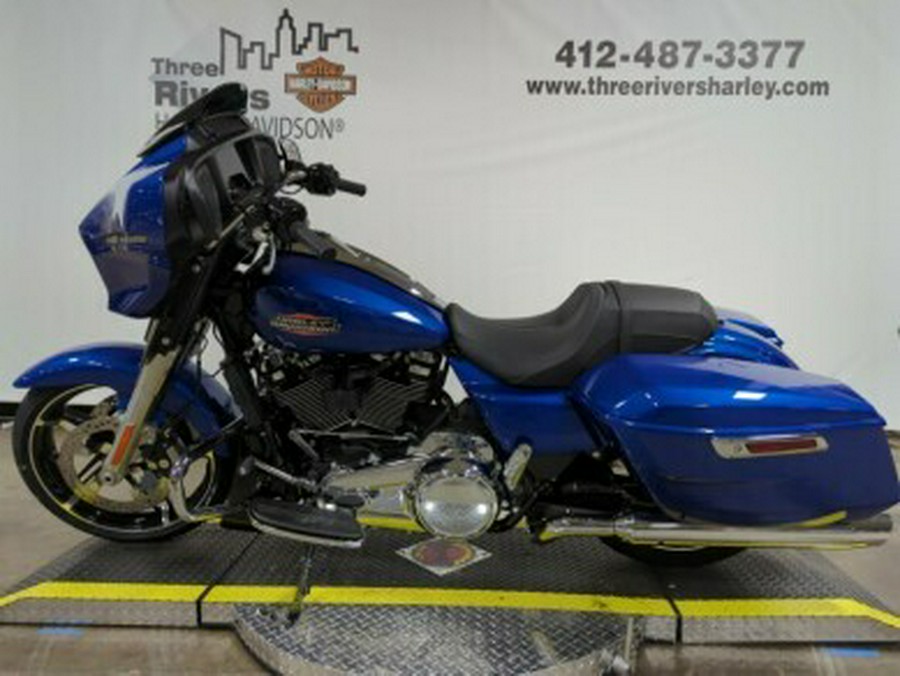 2024 Harley-Davidson® Street Glide® Blue Burst Chrome Trim