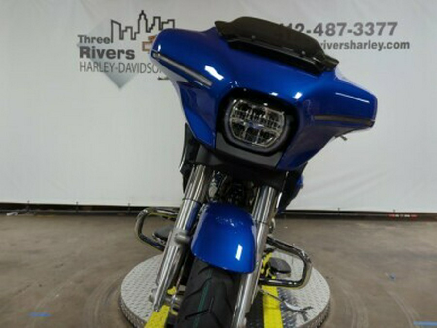 2024 Harley-Davidson® Street Glide® Blue Burst Chrome Trim