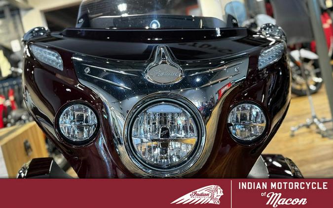 2021 Indian Motorcycle® Roadmaster® Maroon Metallic/Crimson Metallic