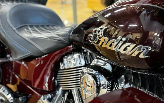 2021 Indian Motorcycle® Roadmaster® Maroon Metallic/Crimson Metallic