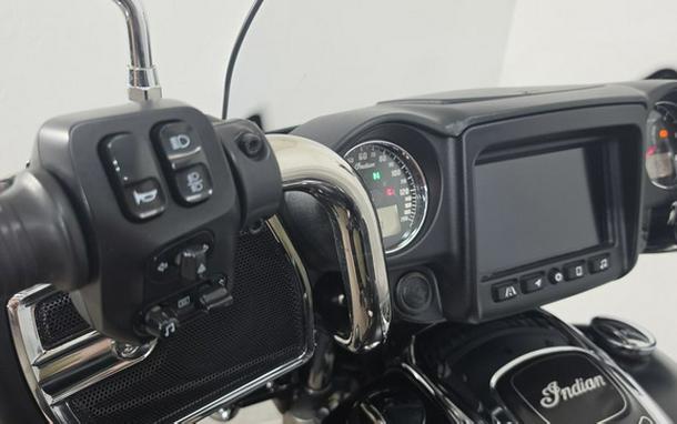 2020 Indian Roadmaster Dark Horse Thunder Black Smoke
