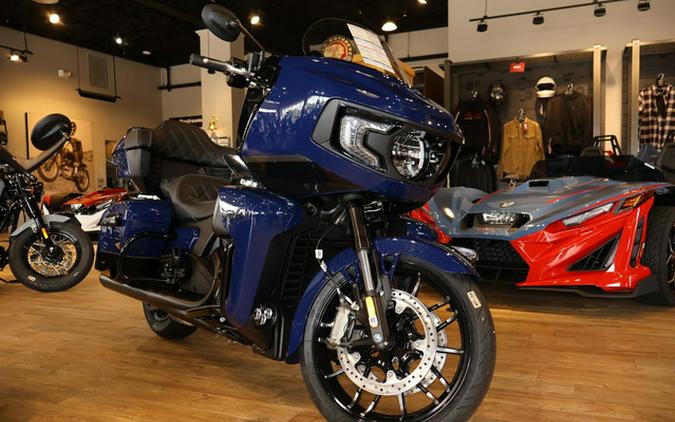 2025 Indian Pursuit Dark Horse Springfield Blue Vivid Crysta