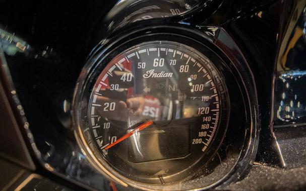2025 Indian Pursuit Dark Horse Springfield Blue Vivid Crystal / Black Vivid