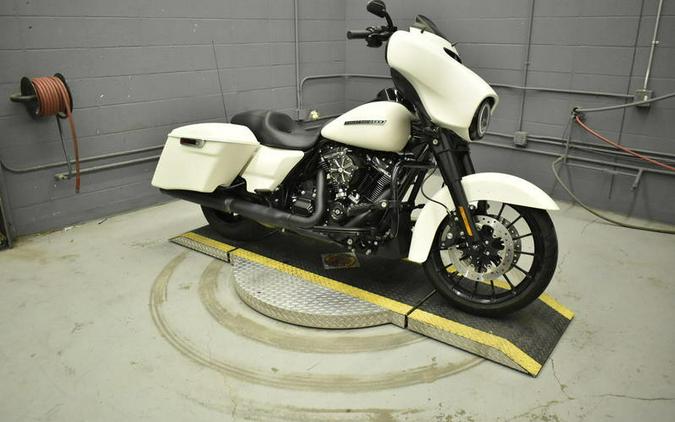2018 Harley-Davidson® FLHXS - Street Glide® Special