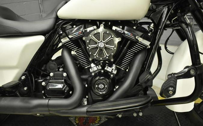 2018 Harley-Davidson® FLHXS - Street Glide® Special