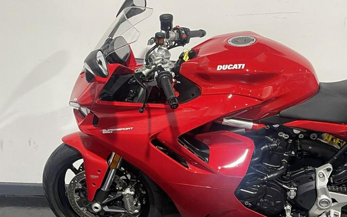 2022 Ducati Supersport 950 Ducati Red
