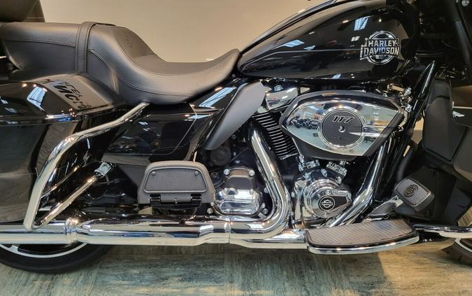 2025 Harley-Davidson Street Glide® Ultra Vivid Black FLHXU