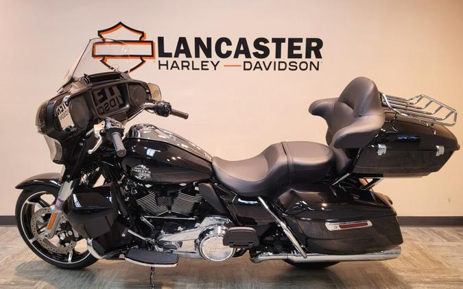 2025 Harley-Davidson Street Glide® Ultra Vivid Black FLHXU