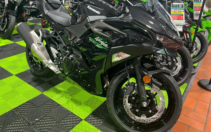 2024 Kawasaki Ninja 500 Review [14 Fast Facts]