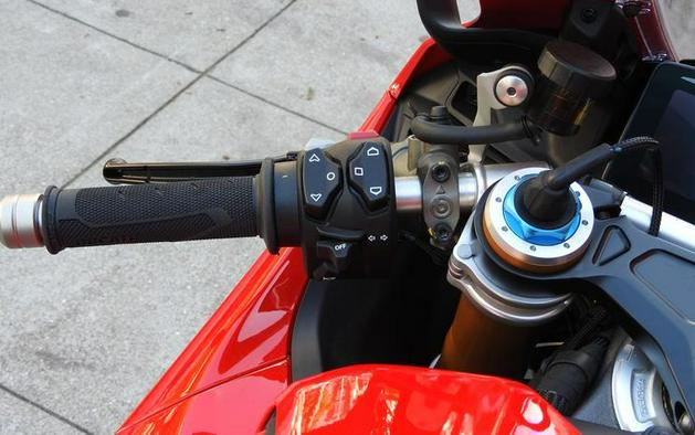 2025 Ducati Panigale V4 S Ducati Red