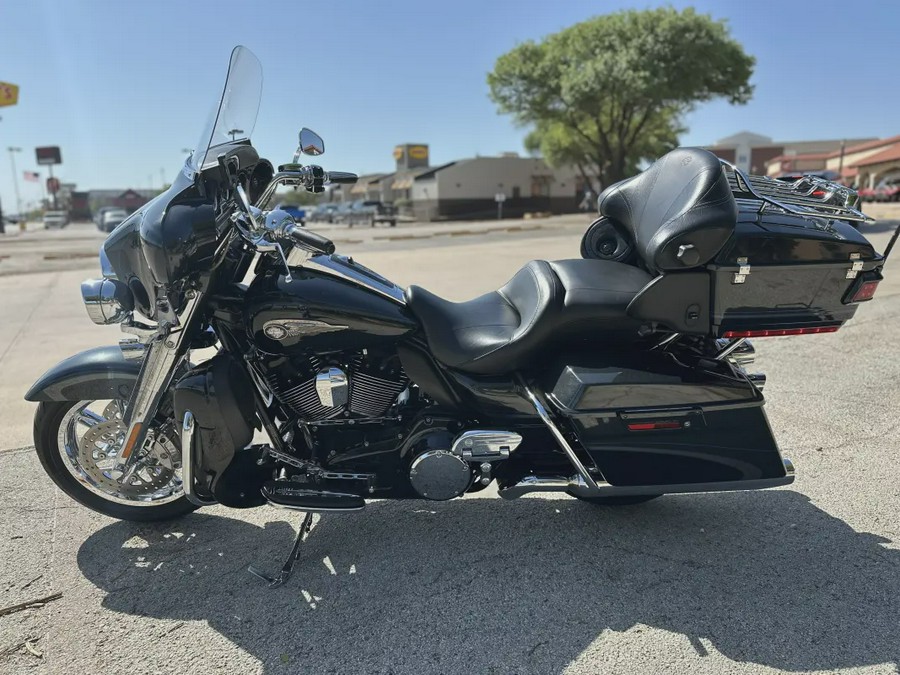 2013 Harley-Davidson® CVO™ Ultra Classic® Electra Glide®