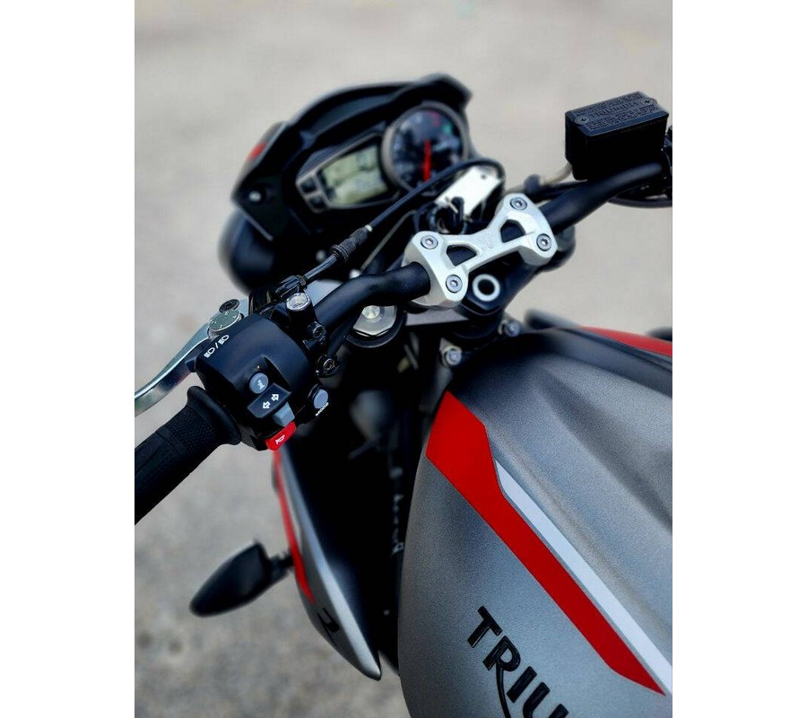 2022 Triumph STREET TRIPLE R STD/LOW