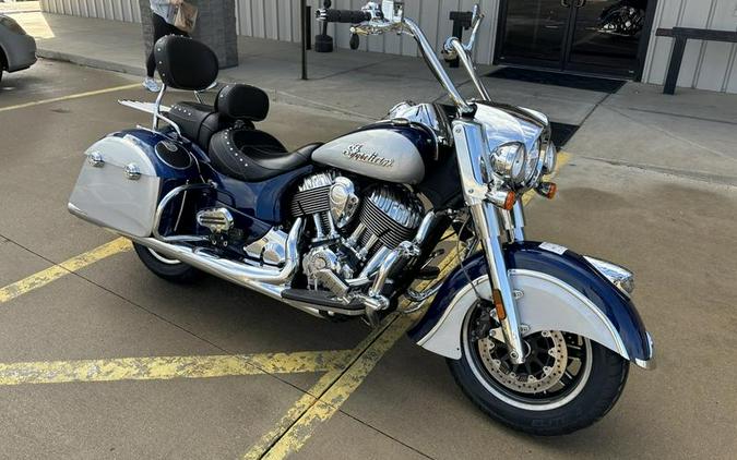 2017 Indian Motorcycle® Springfield™ Blue Sapphire Over Star Silver