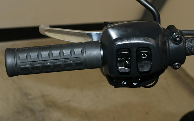 Used 2025 Harley-Davidson Street Bob Cruiser FXBB Motorcycle For Sale In Miami, Florida