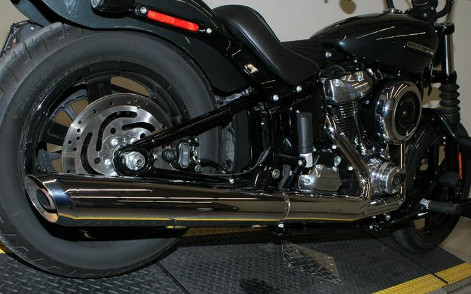 Used 2025 Harley-Davidson Street Bob Cruiser FXBB Motorcycle For Sale In Miami, Florida