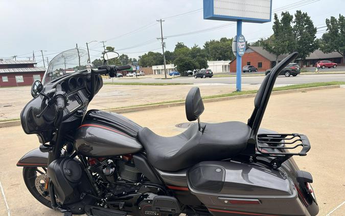2018 Harley-Davidson FLHXSE CVO Street Glide