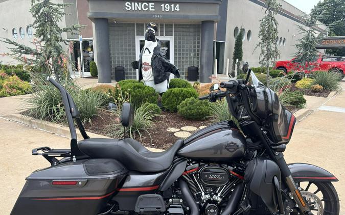 2018 Harley-Davidson FLHXSE CVO Street Glide