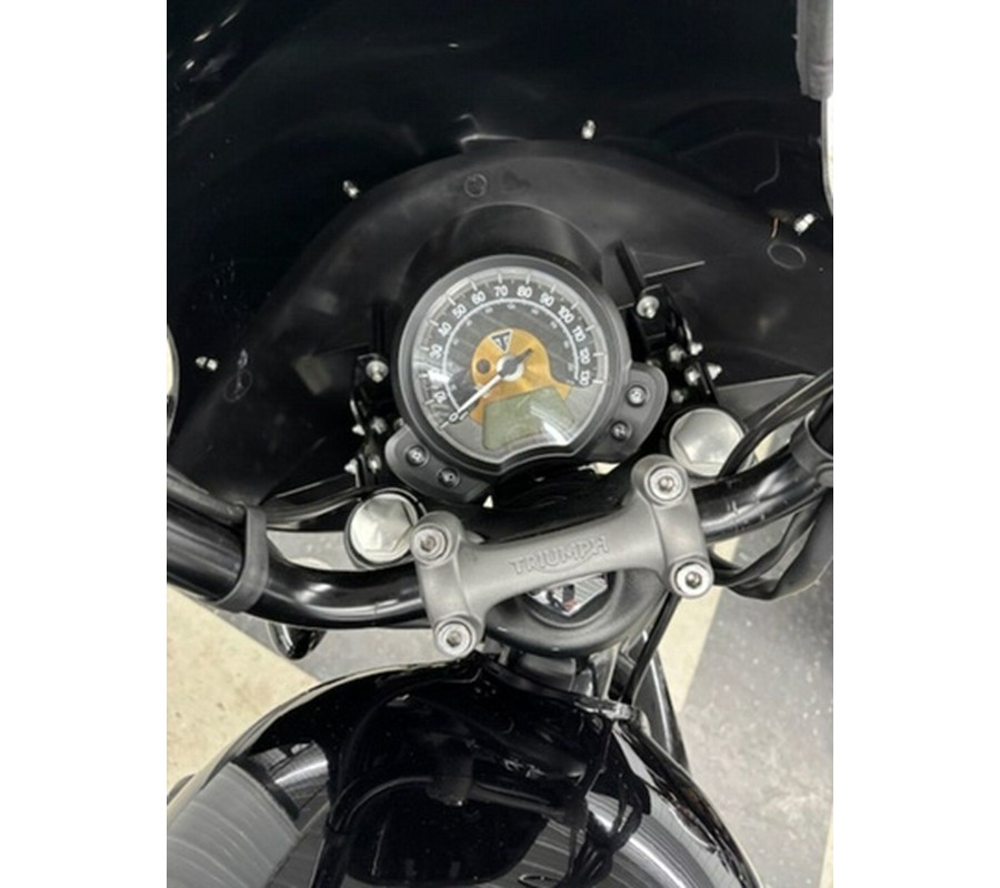 2018 Triumph Bonneville Bobber Jet Black