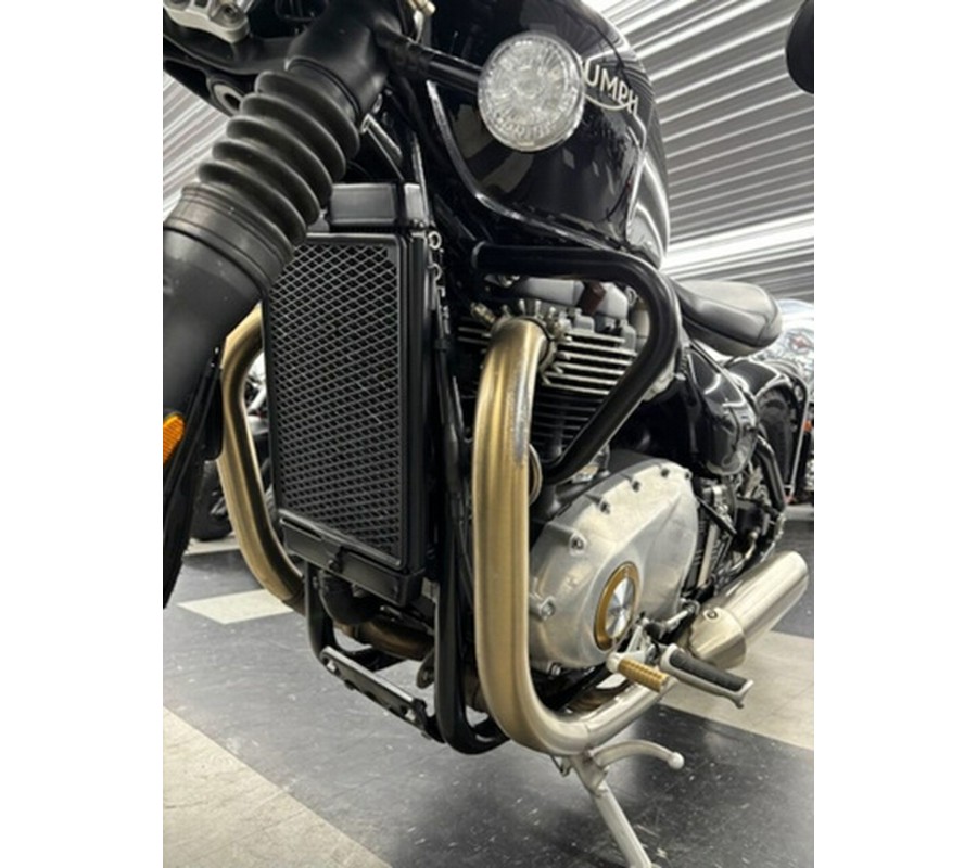2018 Triumph Bonneville Bobber Jet Black