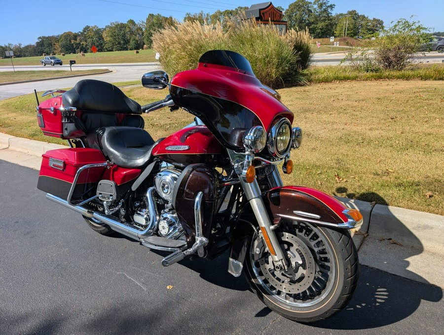 2011 Harley-Davidson® Electra Glide® Ultra Limited Two-Tone Cherry Red Sunglo/Merlot Sunglo