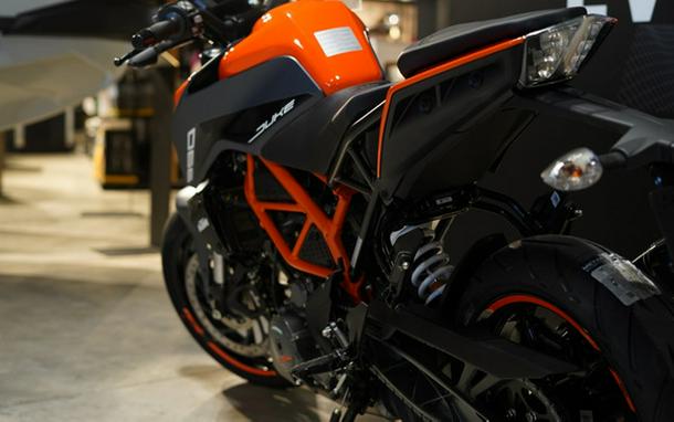 2023 KTM Duke 390
