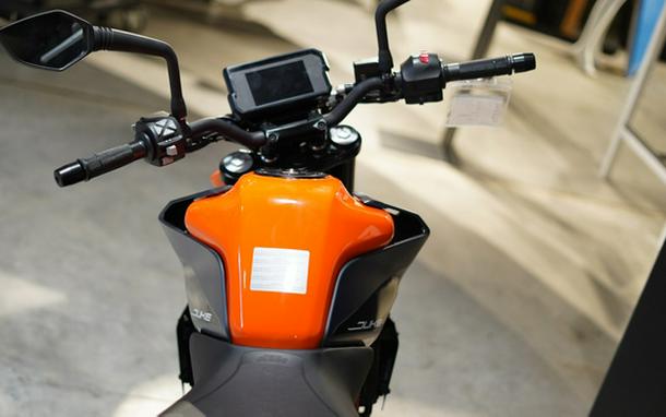 2023 KTM Duke 390