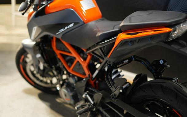2023 KTM Duke 390